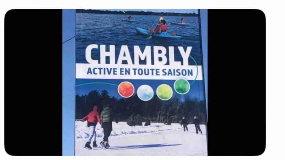 Vivez Lharmonie Chambly Un Grand Lit Queen Hotell Exteriör bild